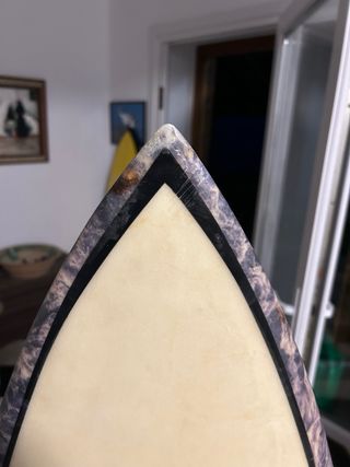 Tabla de surf con quillas