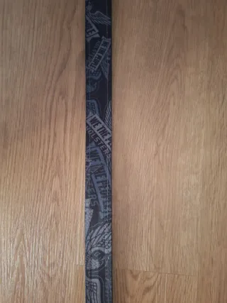 Cintura in pelle con fibbia in metallo