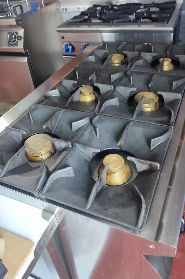 COCINA INDUSTRIAL A GAS 6 FUEGOS MARRENO