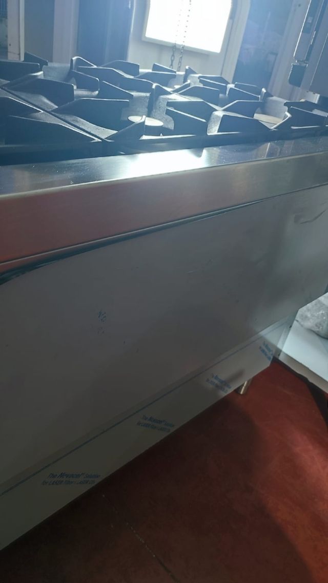 COCINA INDUSTRIAL A GAS 6 FUEGOS MARRENO