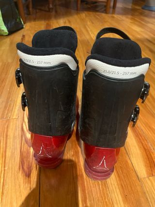 Botas de esquí 21/21.5 y esquís 110cm