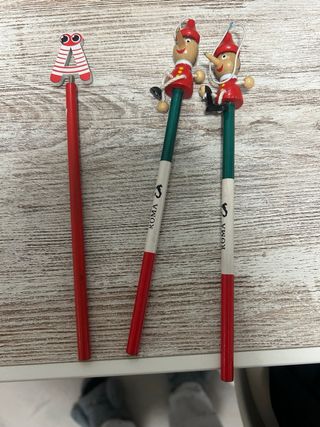 Lápices de Pinocho y A