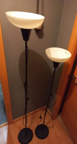 Lámparas de pie metal y plástico