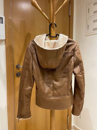 Chaqueta efecto piel calentita