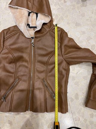 Chaqueta efecto piel calentita