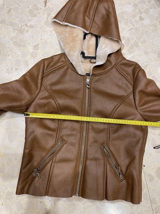 Chaqueta efecto piel calentita