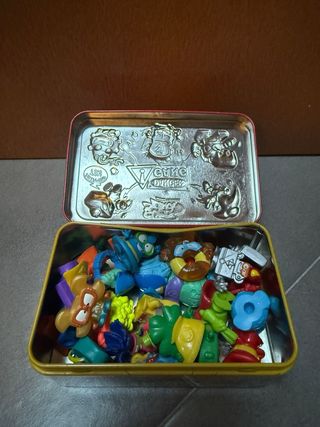 SuperZings Comisaría y Lata Coleccionista