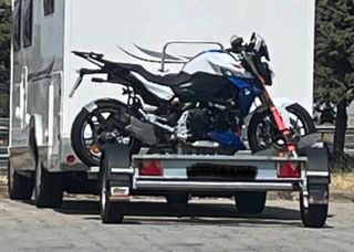 Remolque moto transversal marca Carro