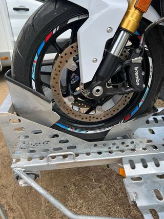 Remolque moto transversal marca Carro