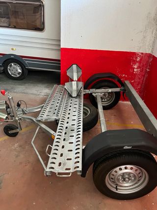 Remolque moto transversal marca Carro