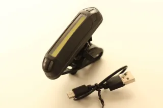 Luz trasera LED para bicicleta.