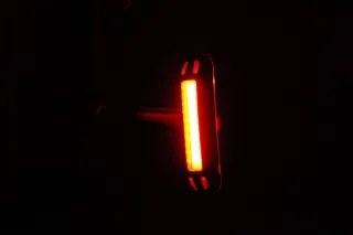 Luz trasera LED para bicicleta.