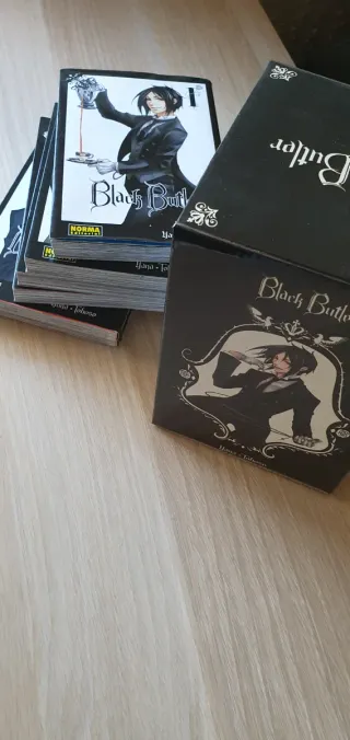 Black Butler – 6 tomos + caja (español)