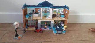 Lego Friends 41682 Colegio Heartlake City