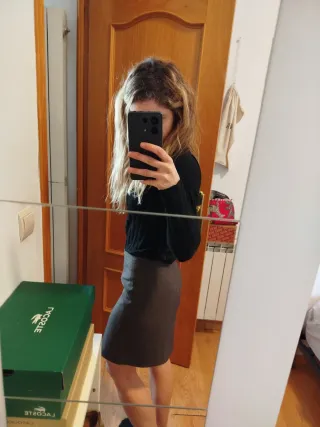 Falda de traje marrón con pattern clásico