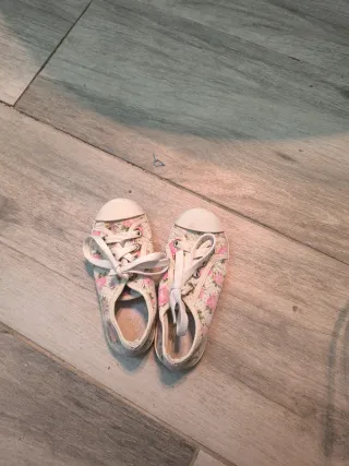 Lote 5 pares zapatos infantiles talla veinticuatro