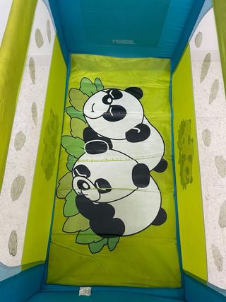 Minicuna de viaje con osos panda