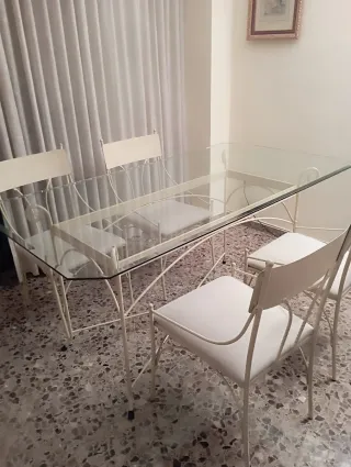 Mesa cristal y 4 sillas forja