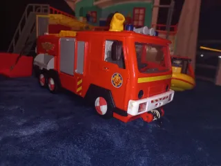 Estación Bomberos San y Vehículos