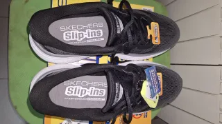 Zapatillas Skechers. Talla 42