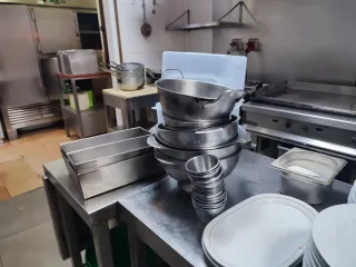 Menaje de cocina industrial cacerolas ollas