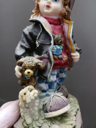 Figuras Niña y Niño con Perro y Oso