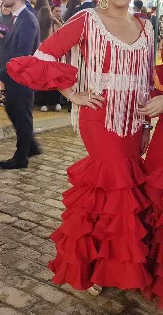 Traje de flamenca rojo y blanco