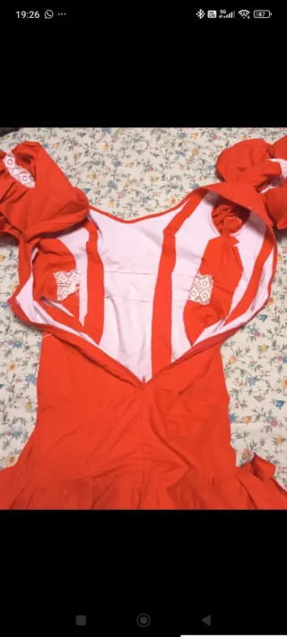 Traje de flamenca rojo y blanco