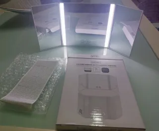 Espejo Plegable con Luz LED y cintas para colgar