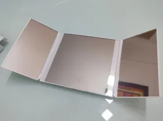 Espejo Plegable con Luz LED y cintas para colgar