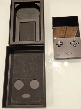 Analogue Pocket Negra FPGA handheld como nueva