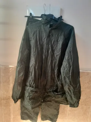 Traje de trabajo verde oliva