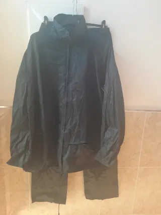 Traje de trabajo verde oliva