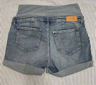 Vaqueros premamá cortos