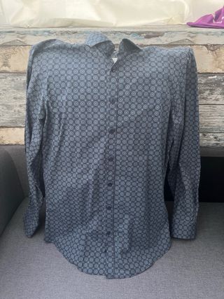 Camisa estampada azul y gris