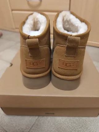 Botas UGG plataforma beige