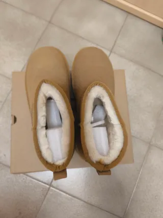 Botas UGG plataforma beige