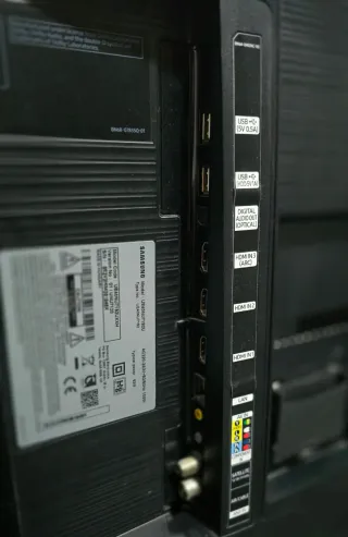 TV Samsung 40 LED ULTRA HD 4K. Smart + Mando.