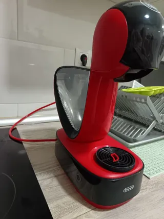 Cafetera Dolce Gusto Roja y Negra