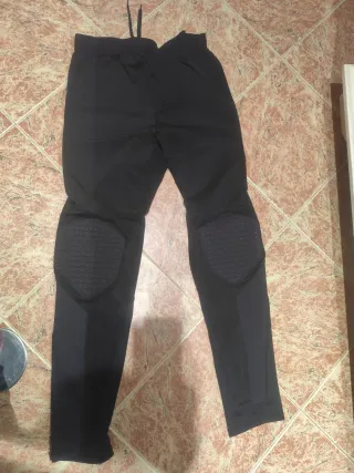 Pantalón portero acolchado