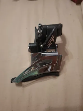 Desviador delantero Shimano XT M8025 11v