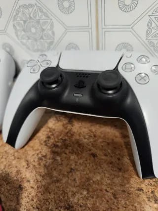 Lote 3 mandos PS5 + 1juego