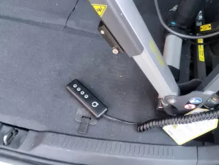 Grúa maletero para silla y scooter discapacidad