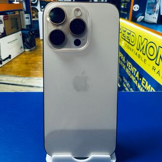 iPhone 16 Pro Dorado/Plateado