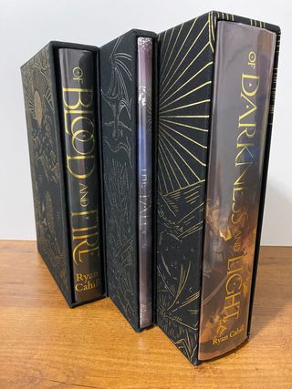 The Bound and The Broken Firmados Broken Binding