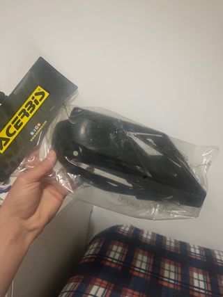 Guardamanos Acerbis Negro