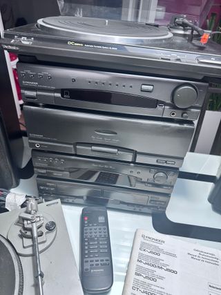 Equipo Hi-FI Technics con tocadiscos