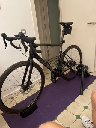 Rodillo Wahoo KICKR SNAP + Soporte Rueda + 3 Ejes