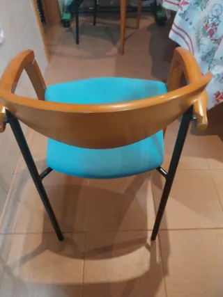 Butaca madera y tela azul