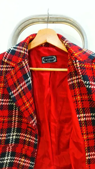 Abrigo mujer a cuadros rojo elegante